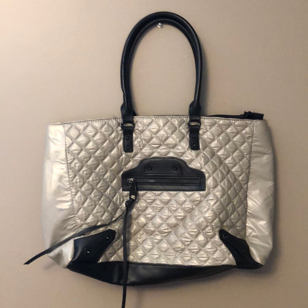 Steve Madden quilted grey purse